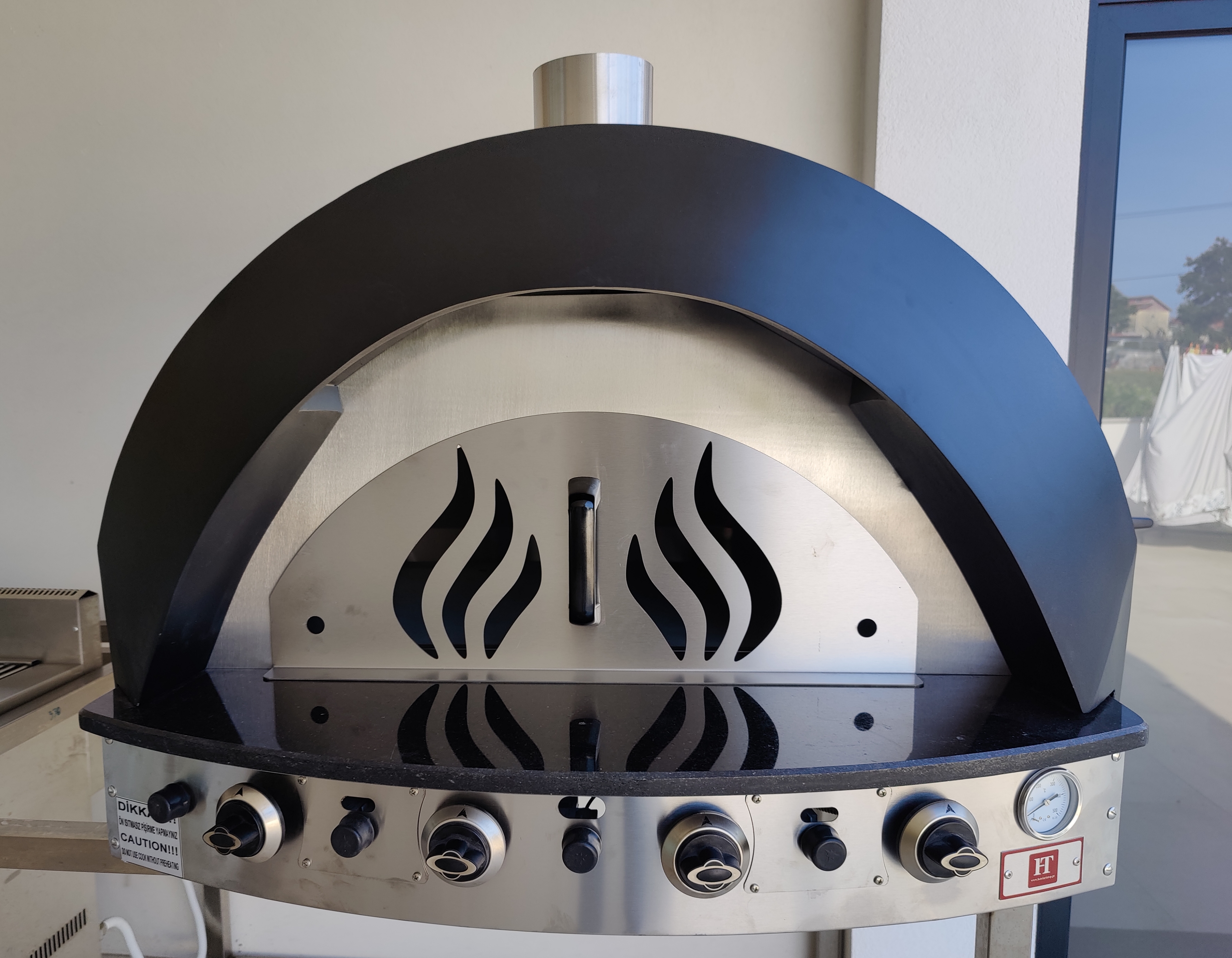 Imagem do produto Forno a gás com capacidade de 4 pizzas